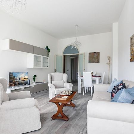פיזה Lungarno Elegant Apartment With Panoramic Balcony מראה חיצוני תמונה