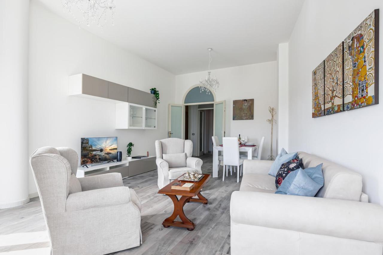 פיזה Lungarno Elegant Apartment With Panoramic Balcony מראה חיצוני תמונה